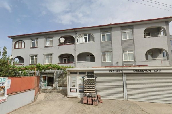 Ekşioğlu Kardeşler Çınar Apartmanı